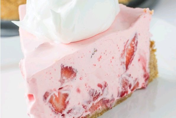 No-Bake Strawberry & Cream Pie