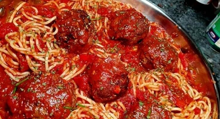 Baked Spaghetti & Meatballs