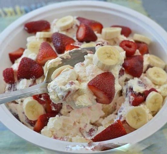 STRAWBERRY-BANANA CHEESECAKE SALAD