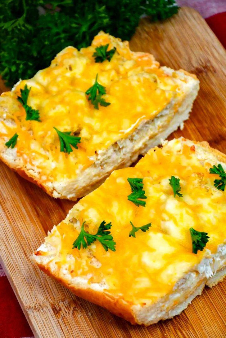 Cracked Crab Cheese Bread