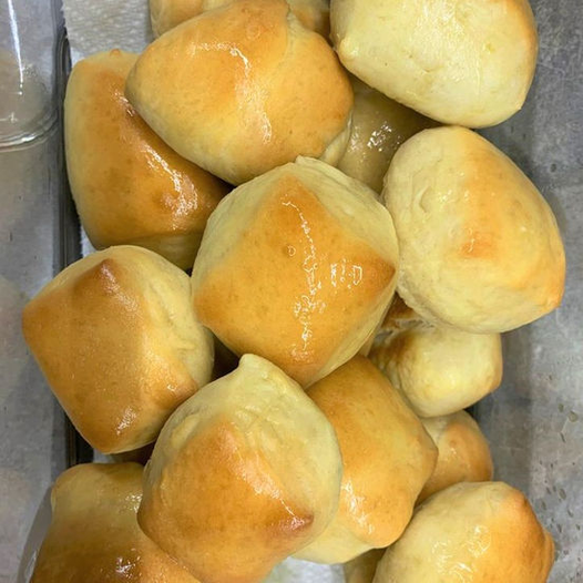 Texas Roadhouse Rolls with Cinnamon Honey Butter