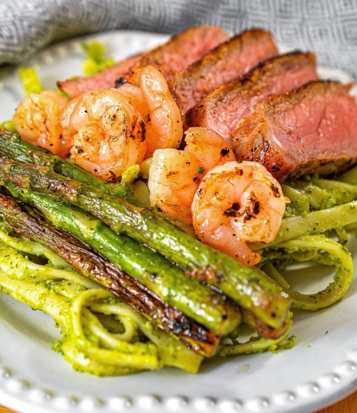 Classic Steak and Shrimp Pesto Sauce Linguini