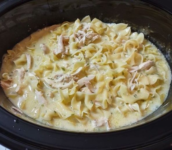 Slow Cooker Chicken & Noodles