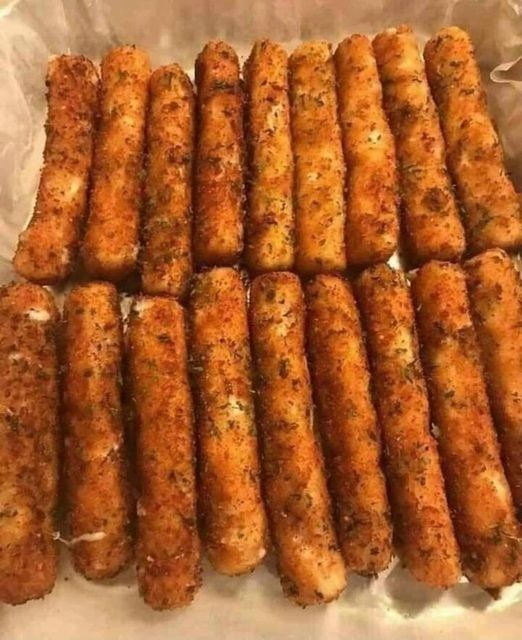 Fried Mozzarella Sticks