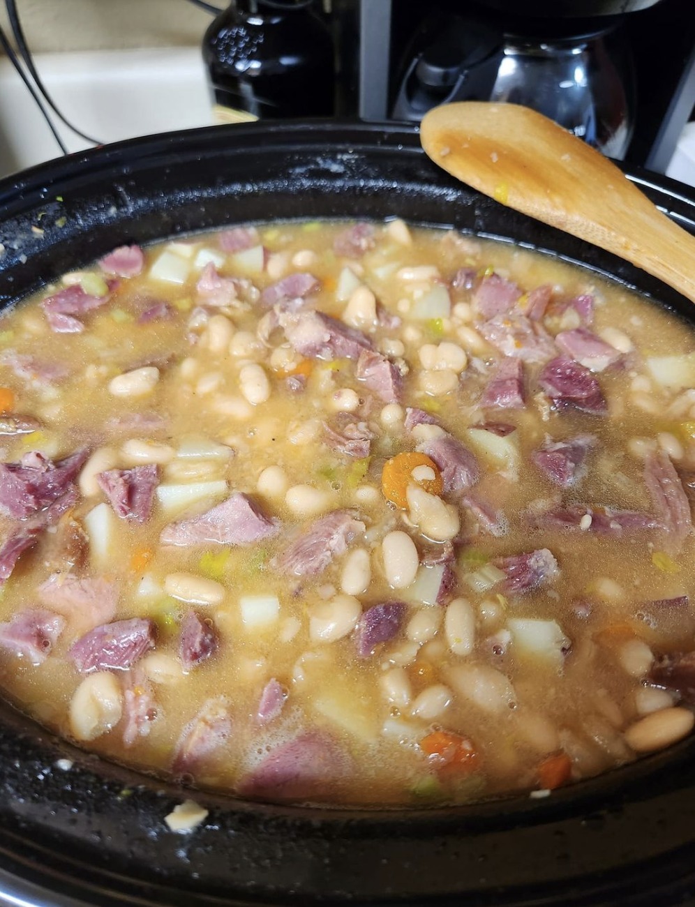 Crockpot Navy Bean and Ham Soup