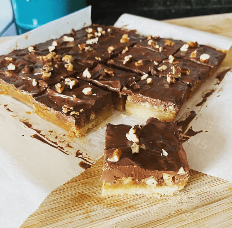 Caramel Pecan Pretzel Bars