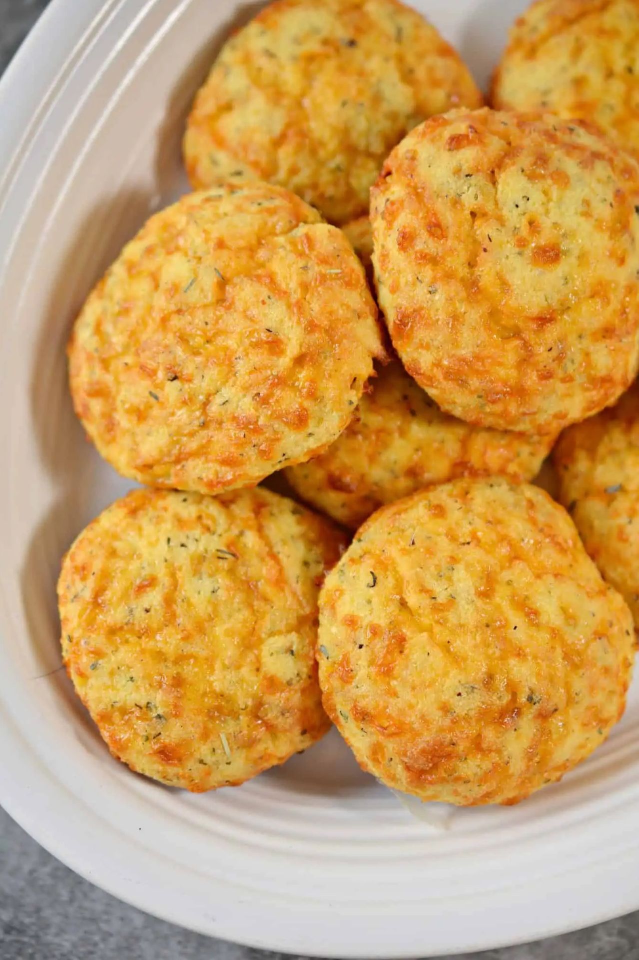 CHEDDAR GARLIC BISCUITS