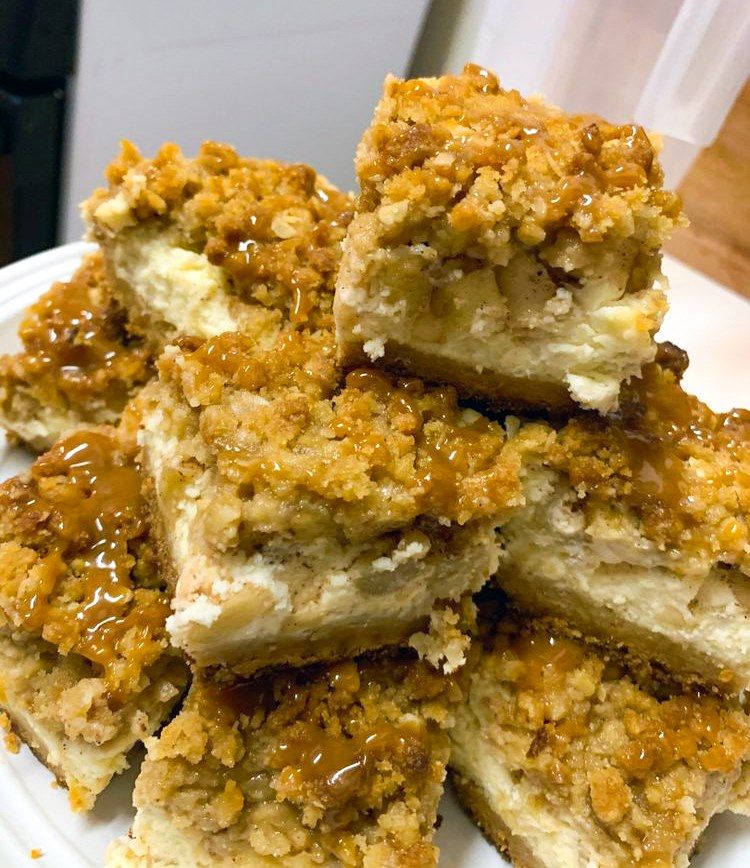 The Best Apple Cheesecake Bars