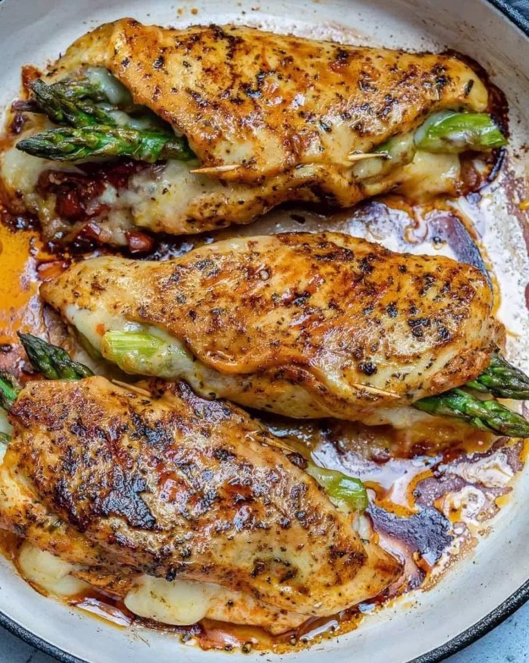 ASPARAGUS STUFFED CHICKEN BREASTS