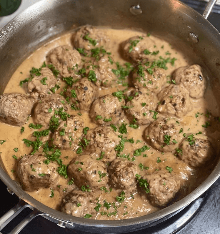 MOM’S SWEDISH MEATBALLS