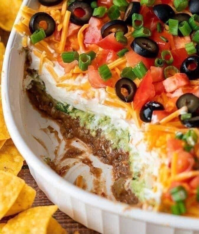 MOM’S 7 LAYER TACO DIP