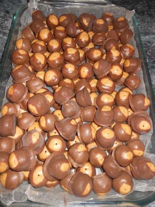 PEANUT BUTTER BALLS AKA BUCKEYE BALLS