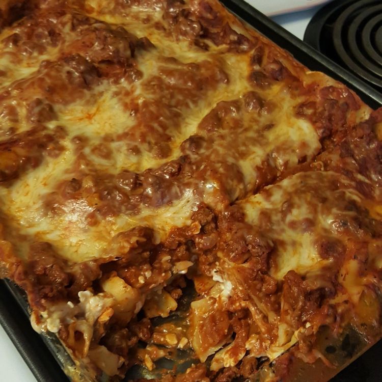 THE EASIEST BEEF LASAGNA