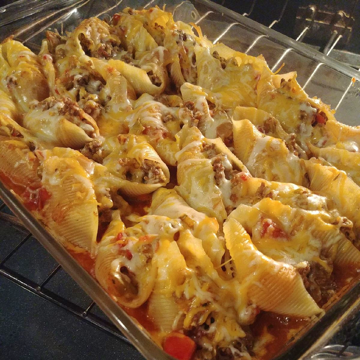 HOMEMADE STUFFED SHELLS