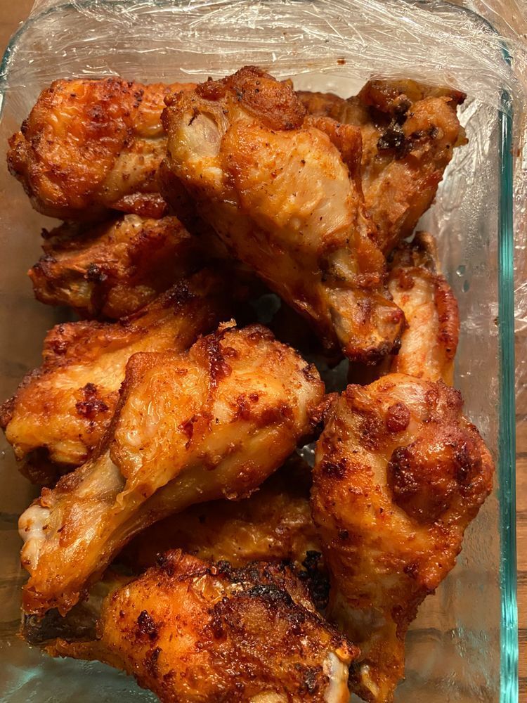 HOMEMADE CHICKEN WINGS