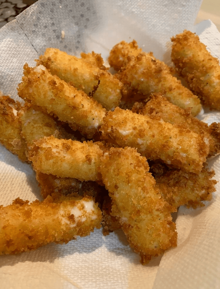 HOMEMADE FRIED MOZZARELLA STICKS