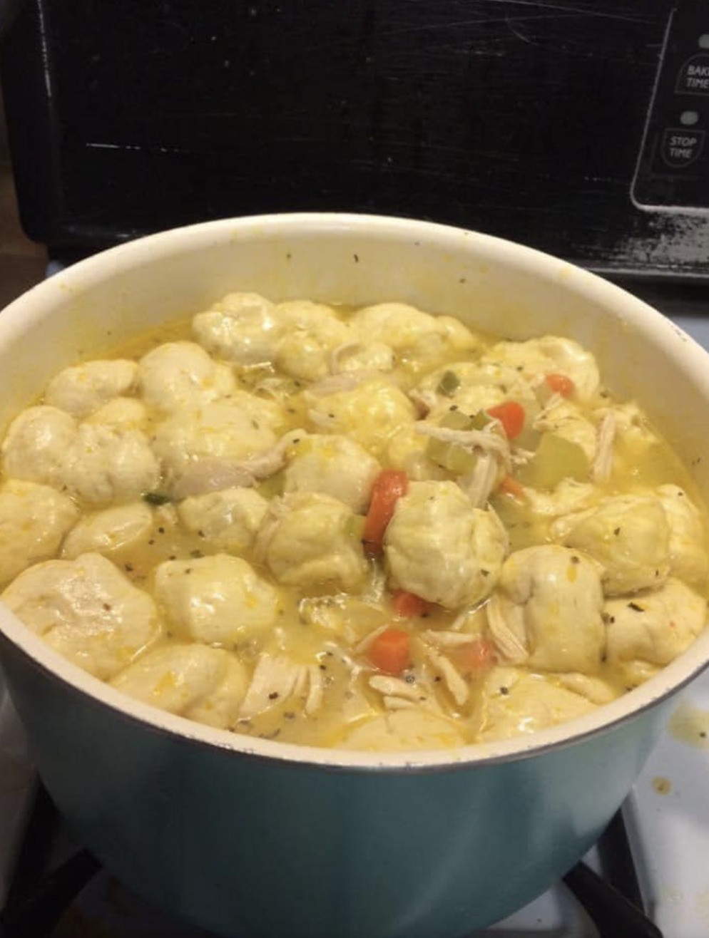 CROCK POT CHICKEN AND DUMPLINGS