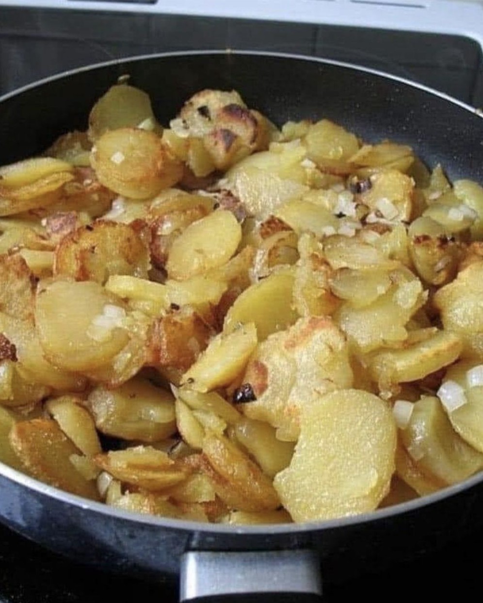 FRIED POTATOES AND ONIONS