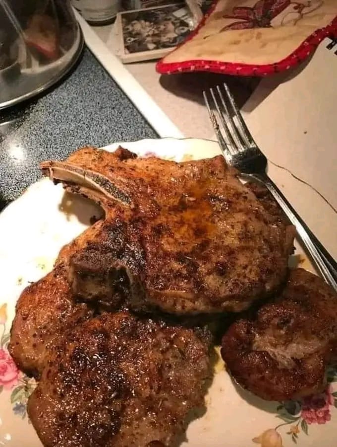 Garlic Butter Juicy Pork Chops