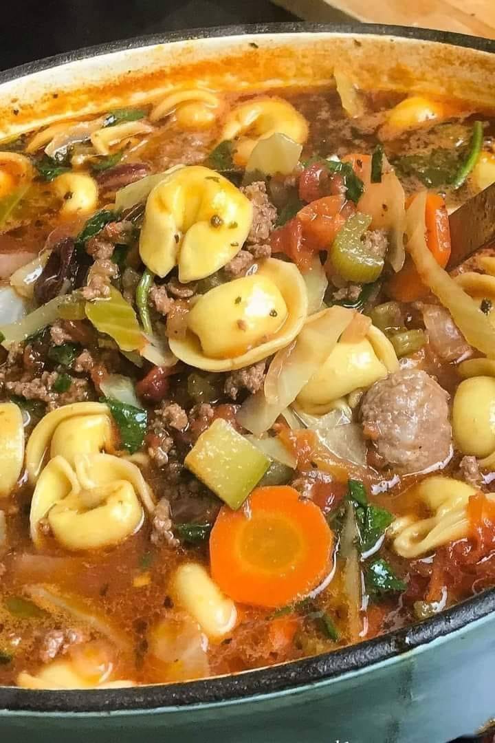 HEARTY TORTELLINI SOUP