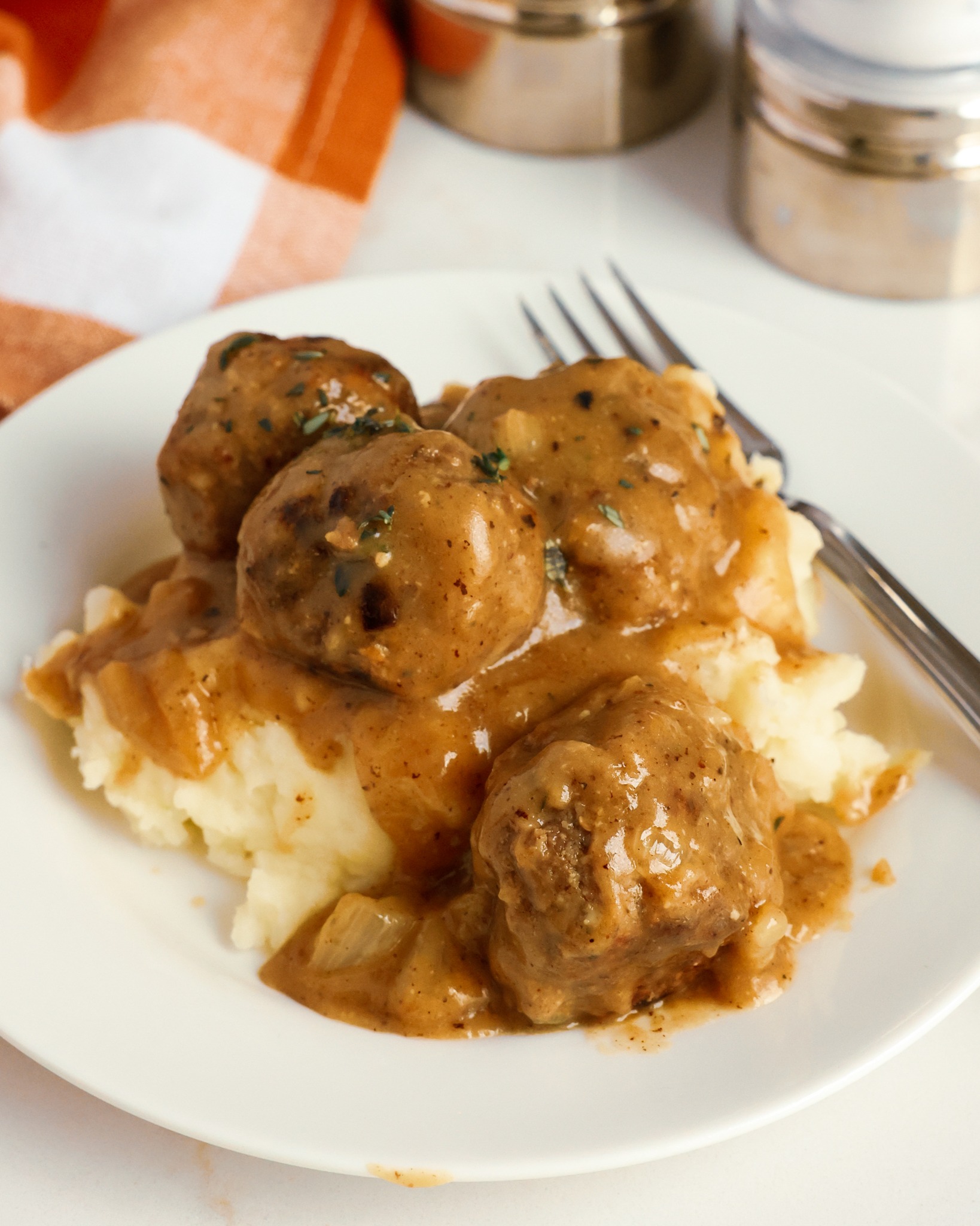 MEATBALLS AND GRAVY