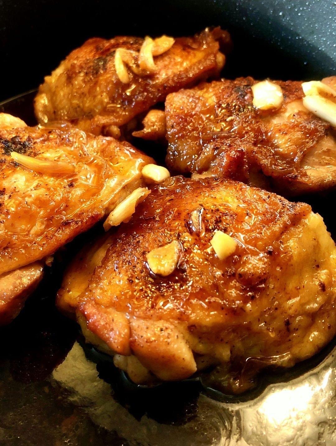 Slow Cooker Honey Garlic Chicken Thighs