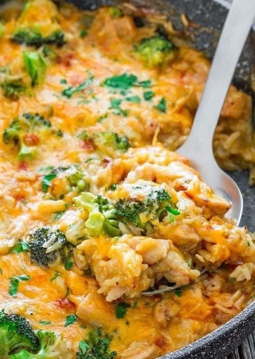 One Pot Cheesy Chicken Broccoli & Rice Casserole