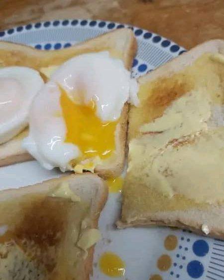 AIR FRYER POACHED EGGS