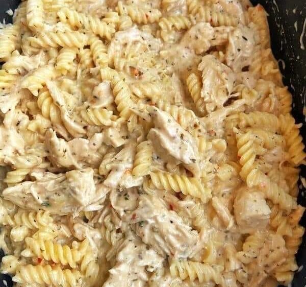 Crockpot Garlic Parmesan Chicken Pasta