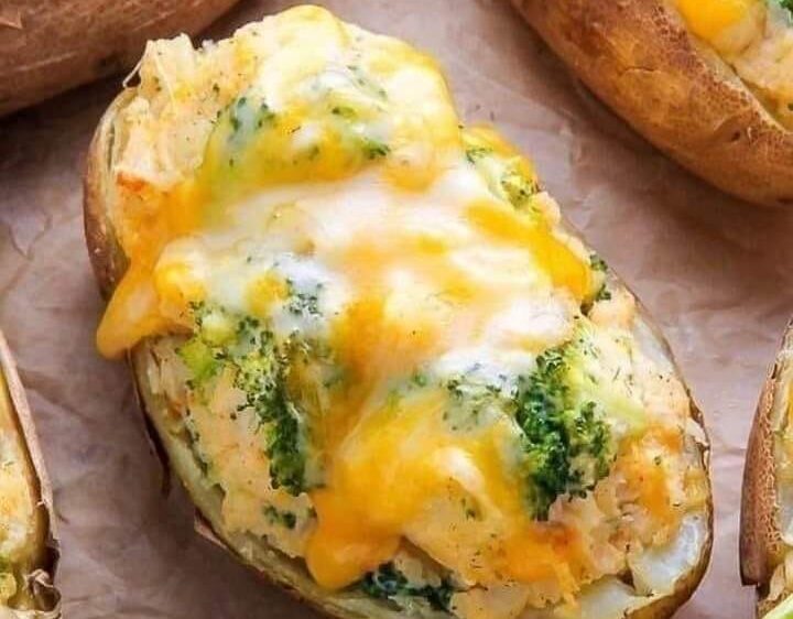 Broccoli & Cheddar Twice-Baked Potatoes