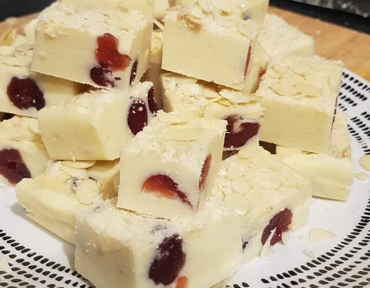 Slow Cooker Bakewell Fudge